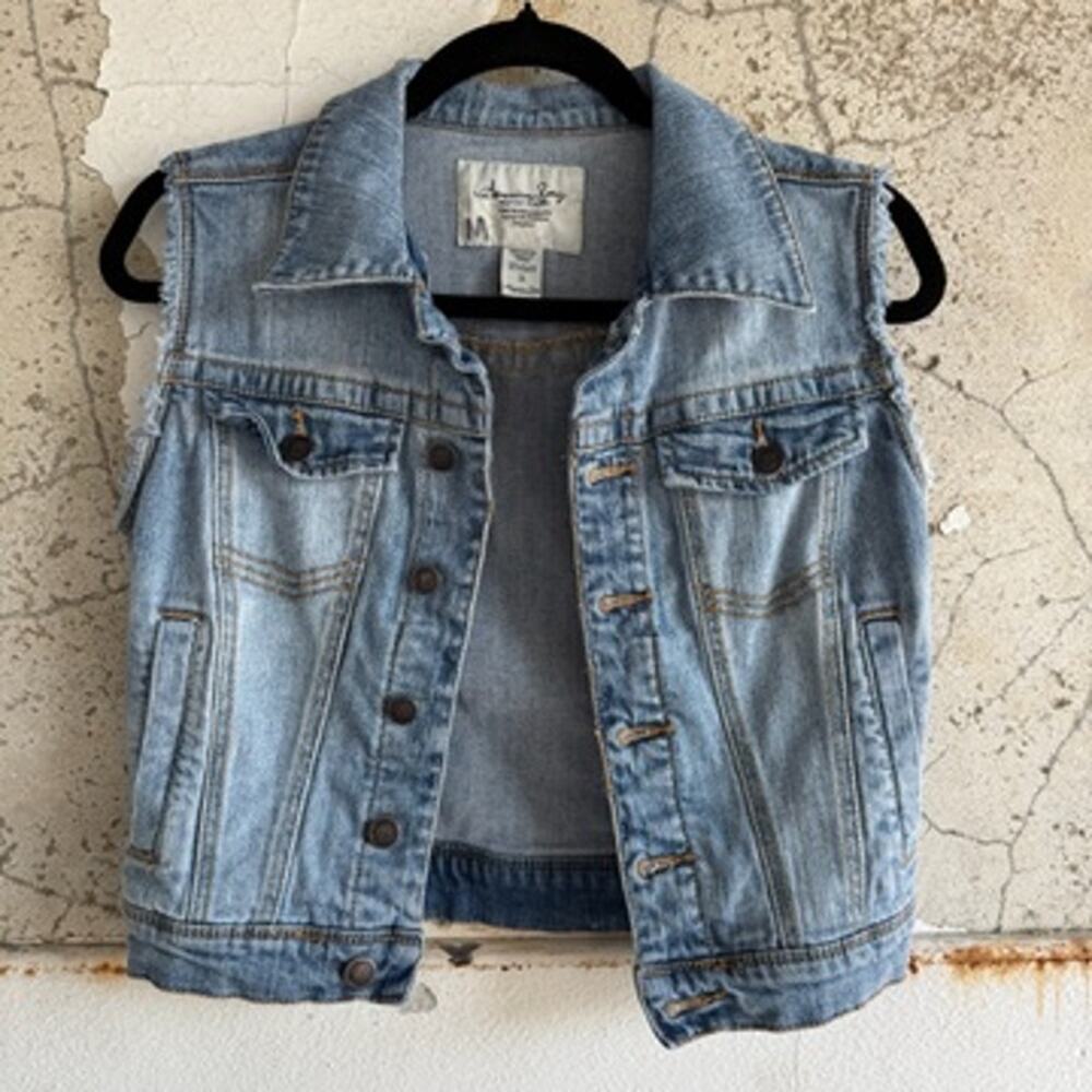 Y2K Denim Vest Light Wash Sleeveless Jean Jacket American Rag Womens S Festival